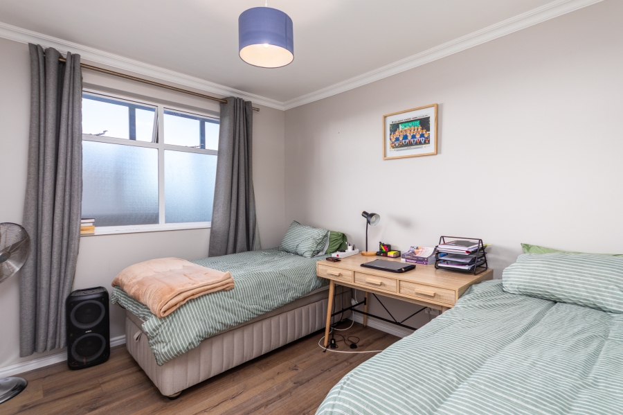 2 Bedroom Property for Sale in Wynberg Upper Western Cape